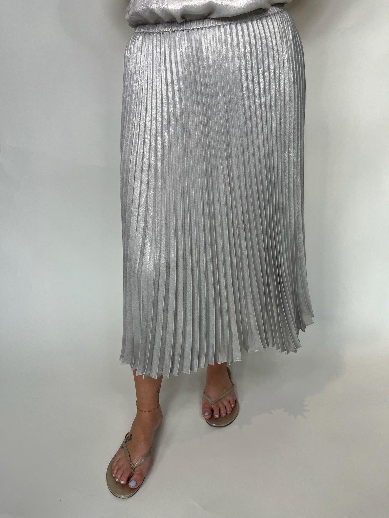 Bella Dahl Hand Pleated Midi Skirt | Vagabond Apparel Boutique