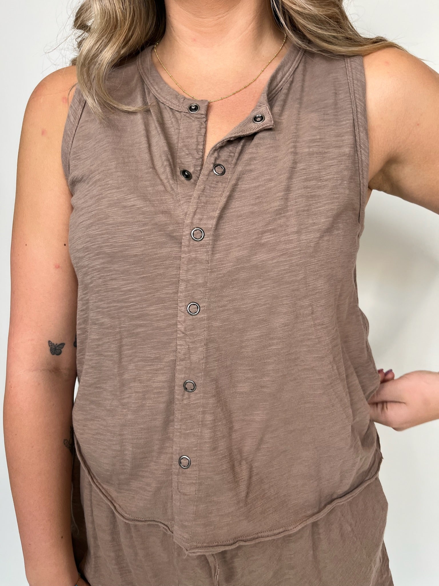 Bobi Crop Raw Edge Snap Tank | Vagabond Apparel Boutique