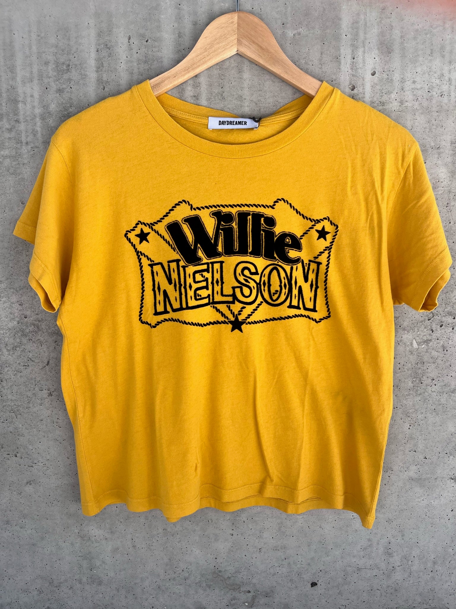 Daydreamer Willie Lasso Solo Tee Golden Daze