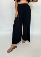 KLD Matte Crepe Pleated Wide Leg Pants Black | Vagabond Apparel Boutique