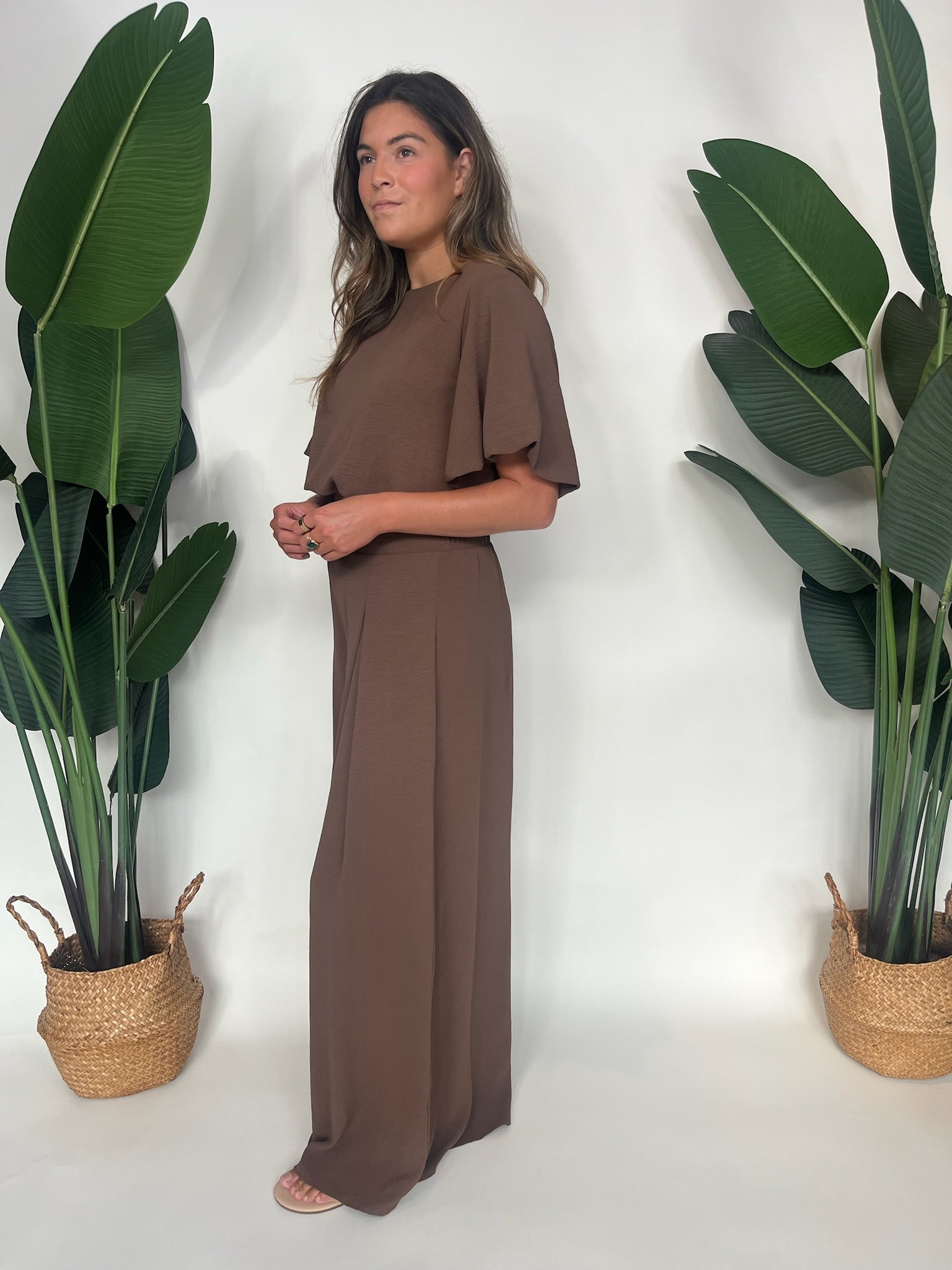 KLD Matte Crepe Pleated Wide Leg Pant Mocha | Vagabond Apparle Boutique