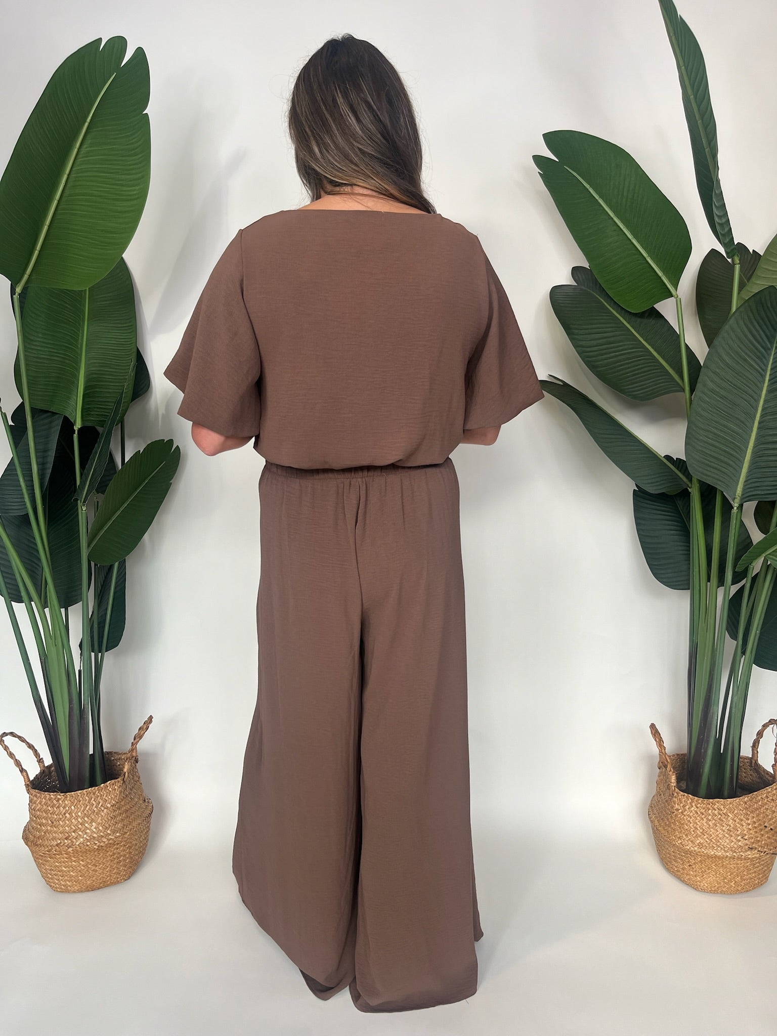 KLD Matte Crepe Pleated Wide Leg Pant Mocha | Vagabond Apparle Boutique