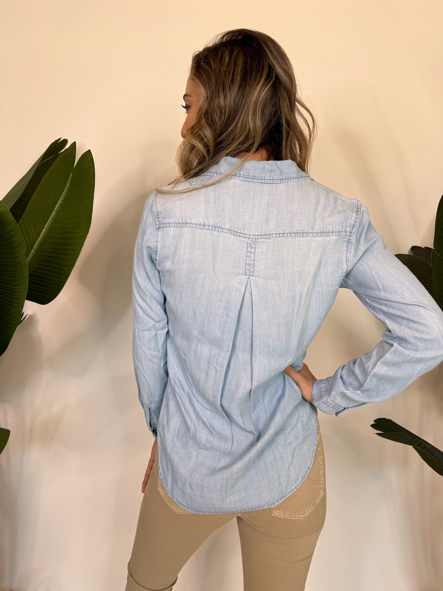 Bella Dahl Pocket Button Down Long Sleeve Shirt Caribbean Wash