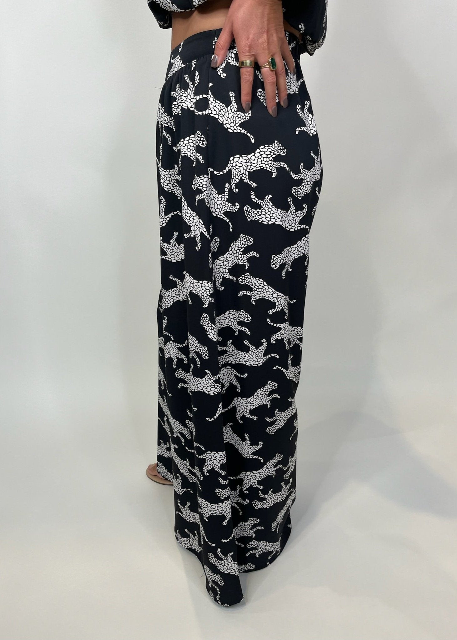 KLD Printed Wide Leg Animal Pant Black | Vagabond Apparel Boutique