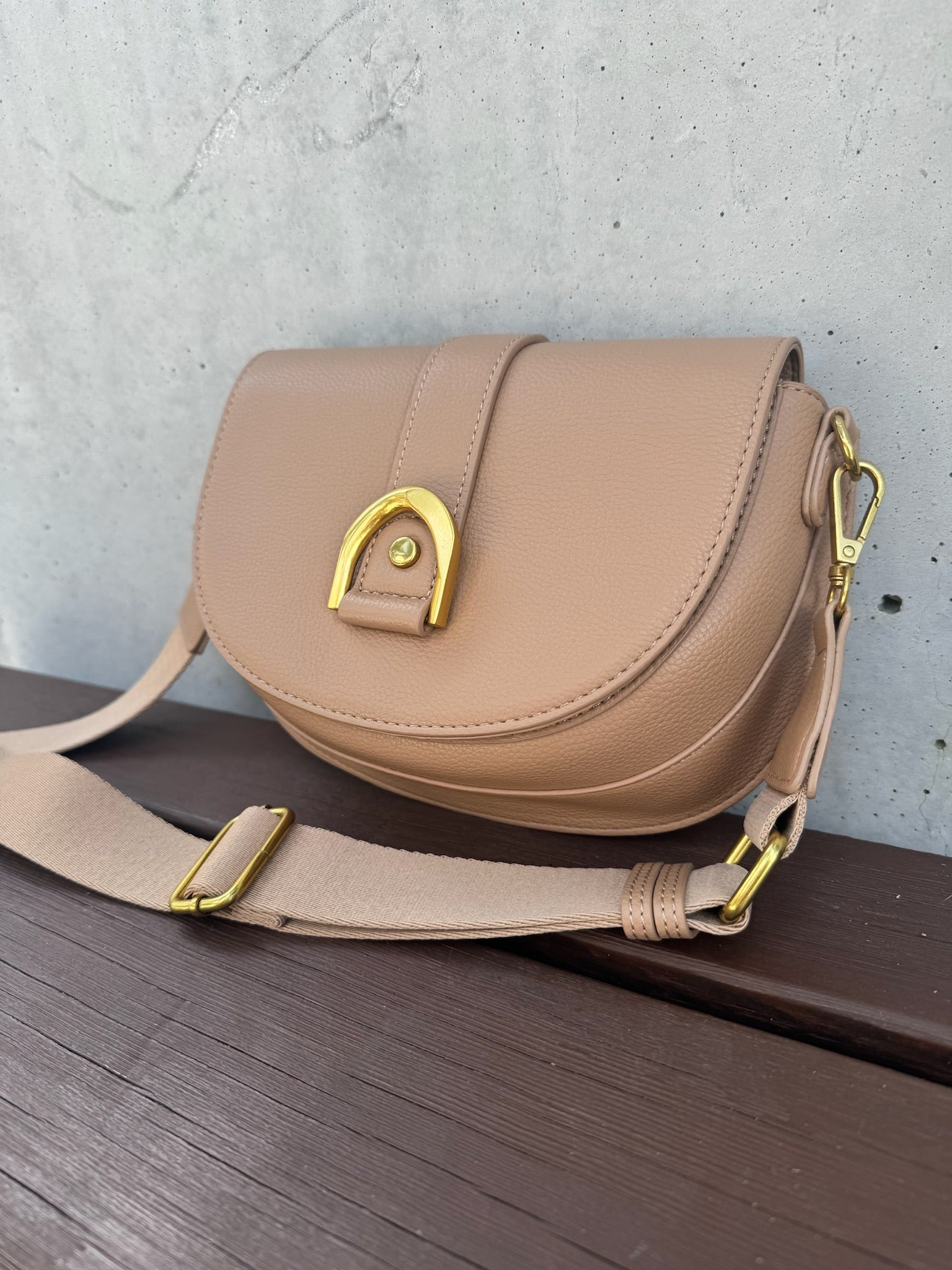 Mimi Allie Saddle Crossbody Bag | Vagabond Apparel Boutique