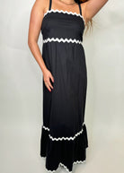 Phie Swirl Maxi Dress Black | Vagabond Apparel Boutique