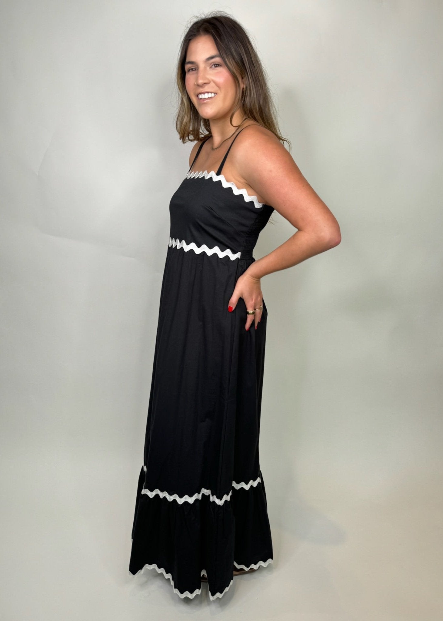 Phie Swirl Maxi Dress Black | Vagabond Apparel Boutique