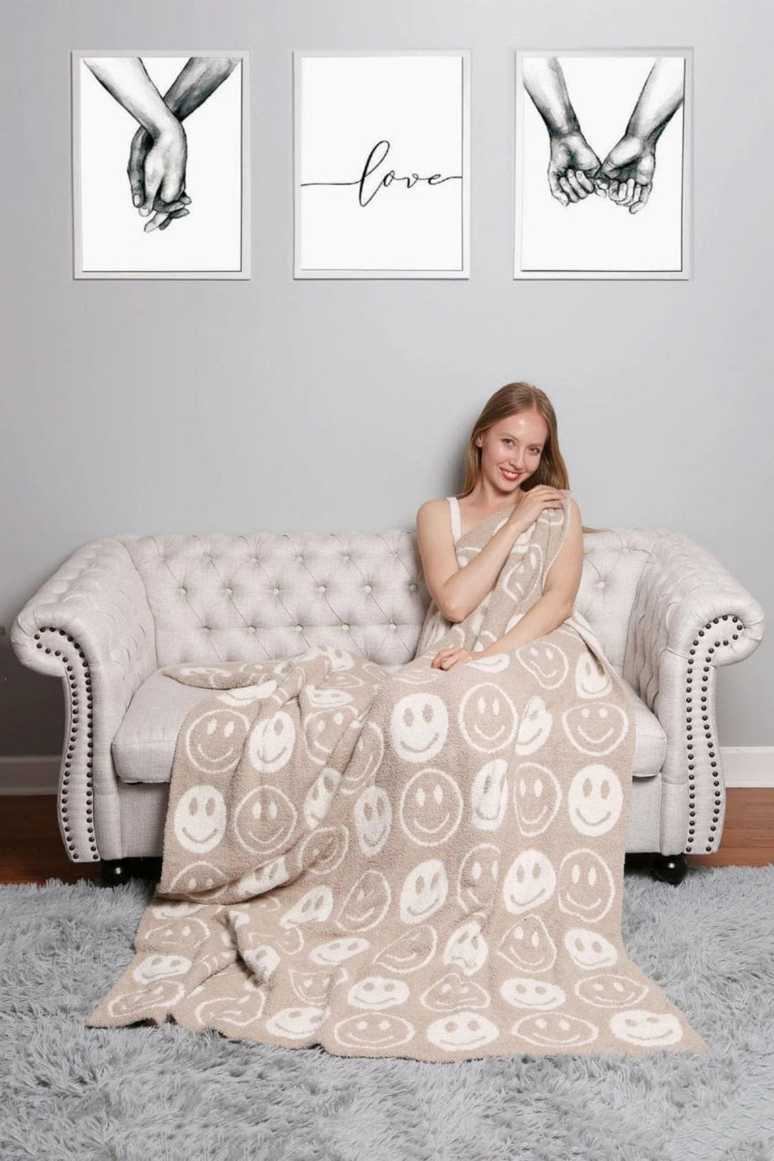 Mimi Super Lux Smiley Face Throw Blanket | Vagabond Apparel Boutique