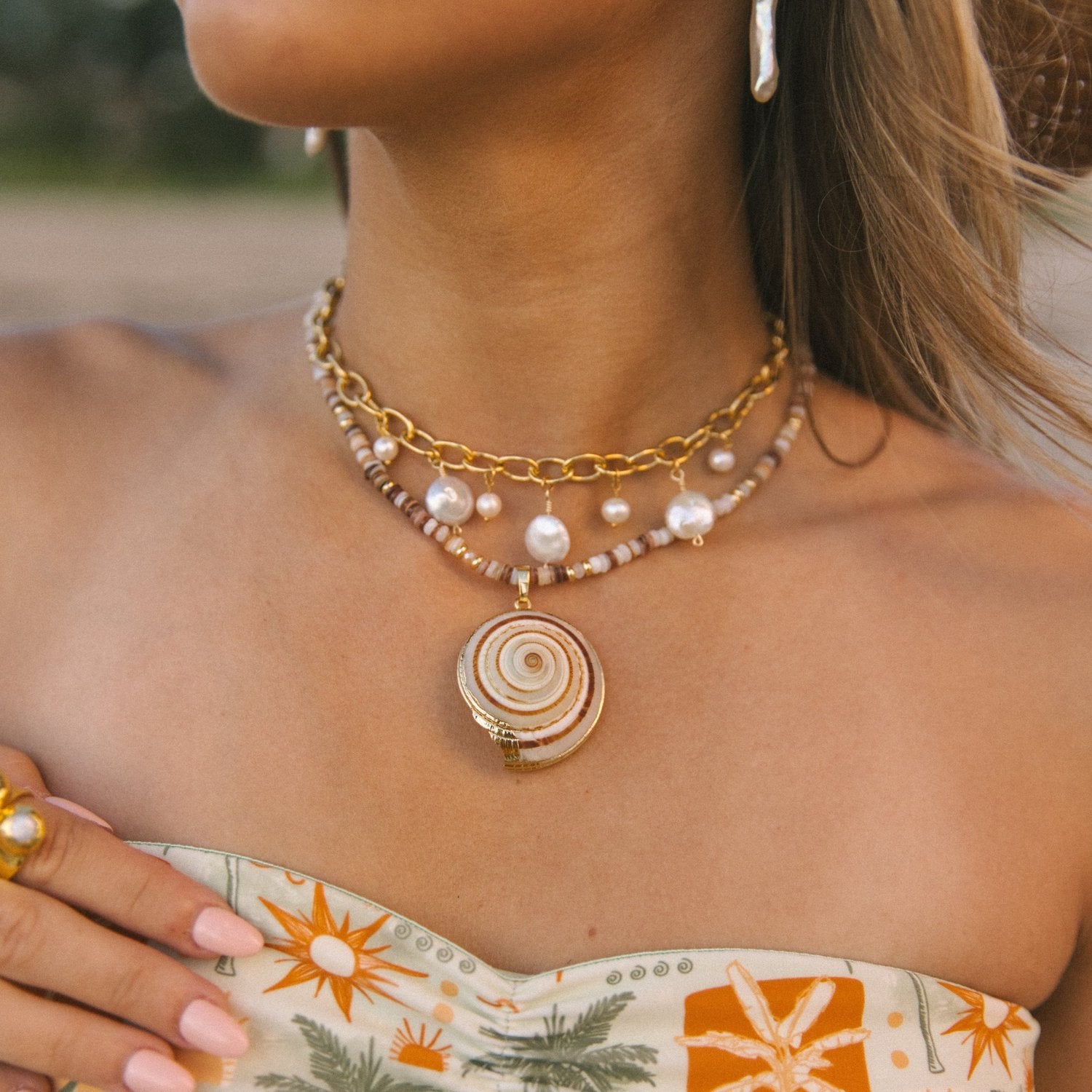 Voyage Mother Of Pearl Necklace | Vagabond Apparel Boutique